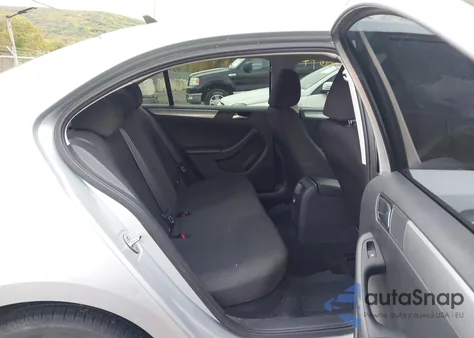 2015 Volkswagen Jetta 1.8T Se z USA, uszkodzony, nr VIN 3VWD17AJ4FM282855